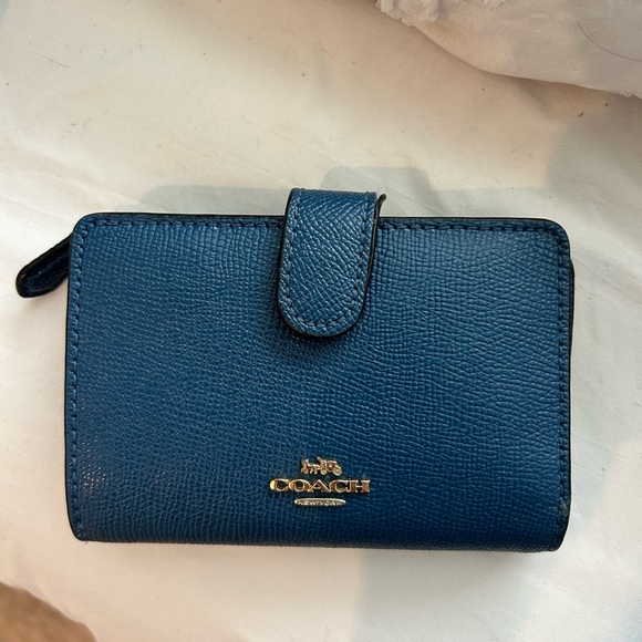 NWOT Blue Coach snap wallet - Picture 2 of 8